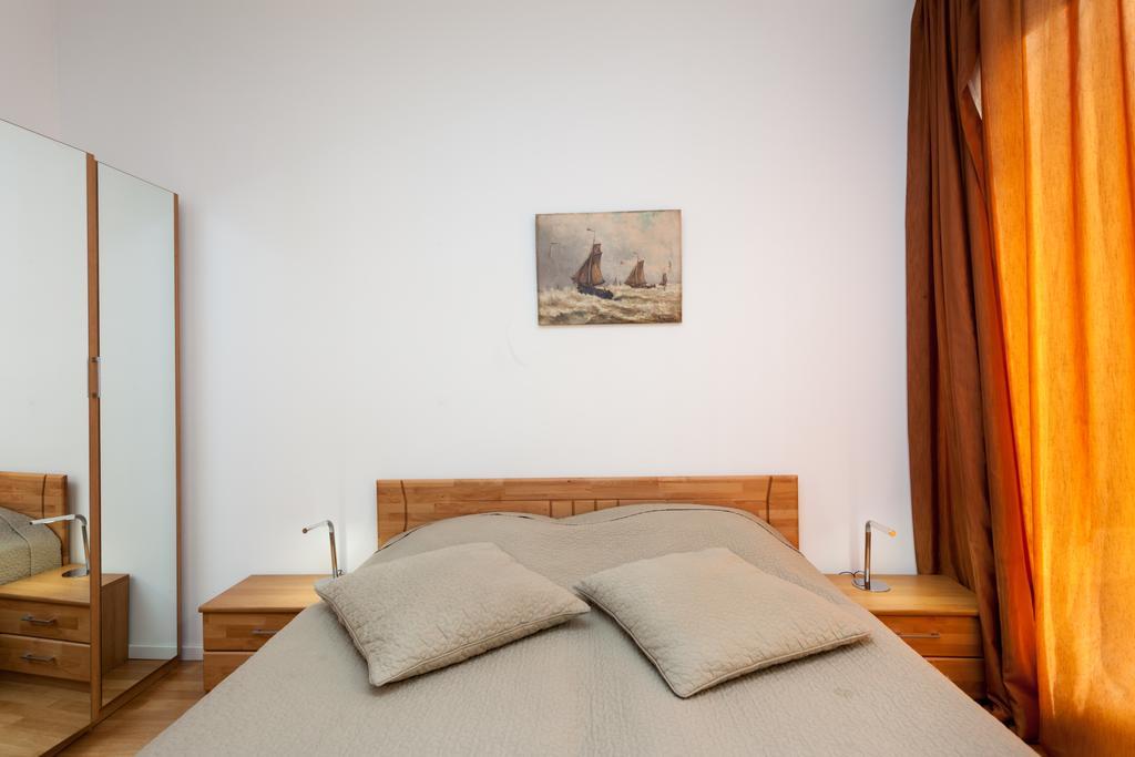 Appartement Modern In The Luxury Complex Marthashof Berlijn